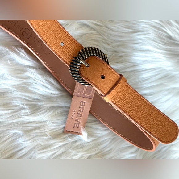 🇨🇦 Brave Leather Collection - Lisette - Picture 12 of 15